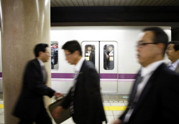 Tokyo: monday morning commute