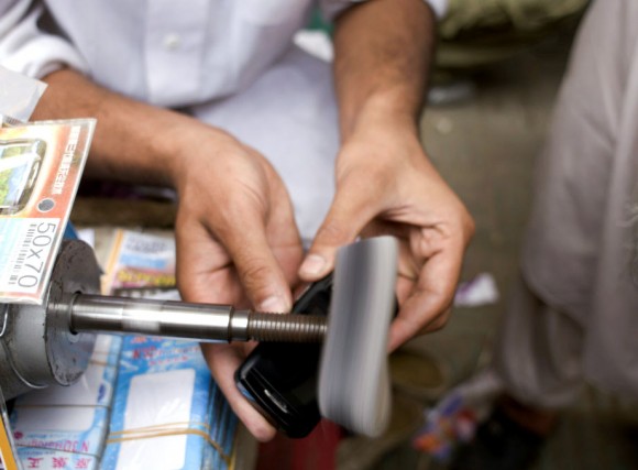 Afghanistan: mobile phone polishing